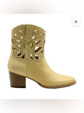 NWT-The Volatile Esther Western Boot is a striking blend of bold style